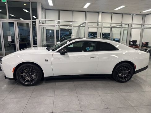 New 2026 Dodge Charger Daytona Scat Pack image 2