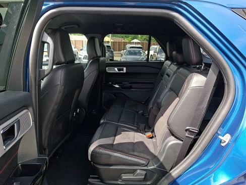 Certified 2023 Ford Explorer ST-Line AWD/4WD image 10
