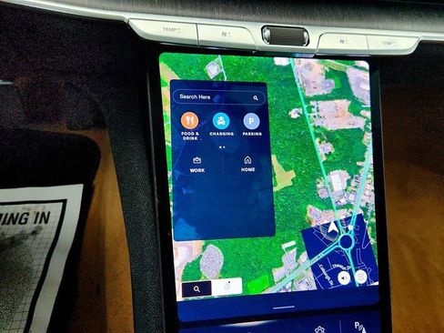 Used 2024 Lucid Air Touring image 19