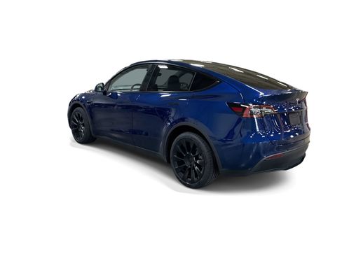Certified 2023 Tesla Model Y Long Range AWD/4WD image 4