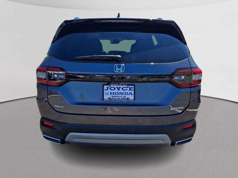 Certified 2023 Honda Pilot Touring image 9
