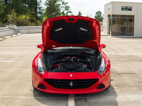 Used 2017 Ferrari California T image 36