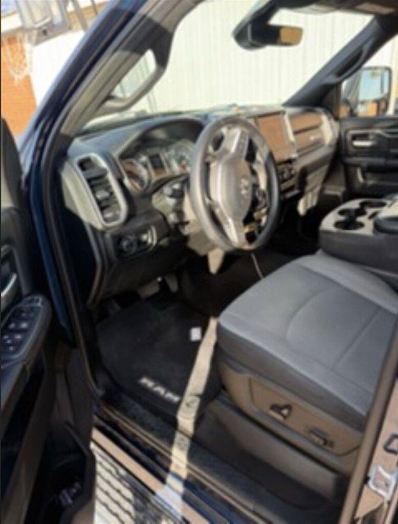 Used 2024 RAM 2500 Big Horn w/ Bed Utility Group AWD/4WD image 3