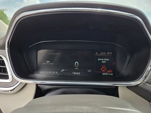Used 2019 Lincoln Continental Select FWD image 25