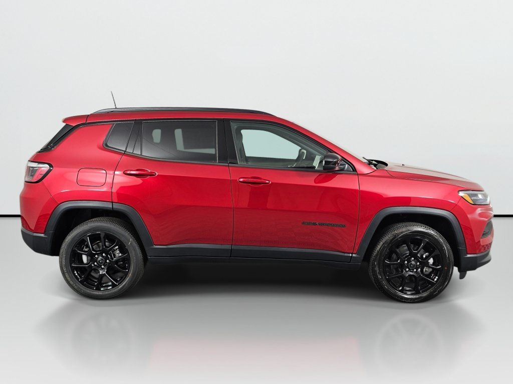 New 2026 Jeep Compass Latitude AWD/4WD image 3