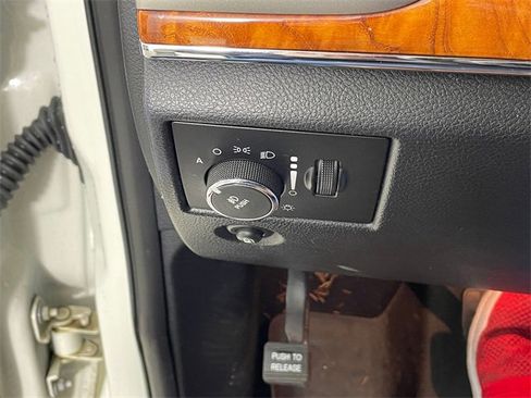 Used 2012 Jeep Grand Cherokee Overland w/ Mopar Chrome Edition Group image 10