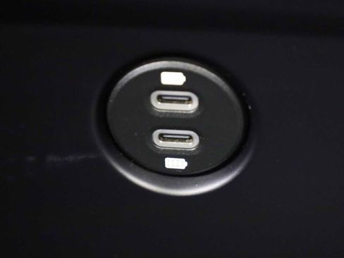 Certified 2023 Porsche Macan Turbo image 27