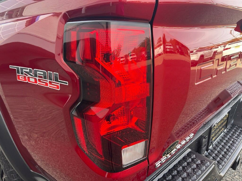 Used 2023 Chevrolet Colorado Trail Boss w/ Technology Package AWD/4WD image 21