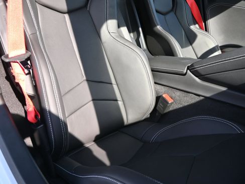 Used 2025 Chevrolet Corvette Stingray Coupe w/ 1LT image 31