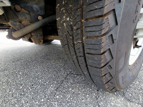 Used 2015 GMC Savana 2500 image 32