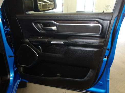 Used 2025 RAM 1500 Laramie AWD/4WD image 13