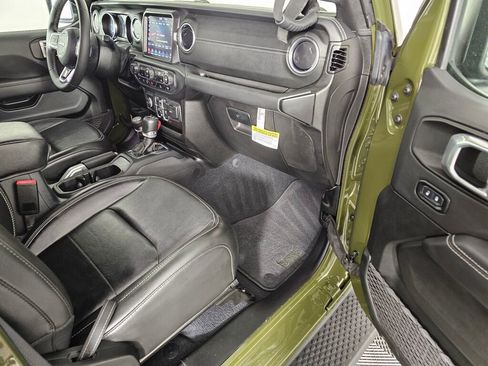 Used 2022 Jeep Wrangler Unlimited Sahara image 39