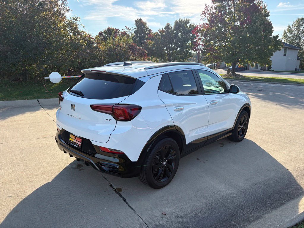 Used 2024 Buick Encore GX Sport Touring w/ Advanced Technology Package AWD/4WD image 9