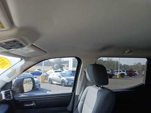 Used 2022 Toyota Tundra SR5 w/ Convenience Package image 15