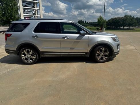 Used 2018 Ford Explorer Platinum AWD/4WD image 5