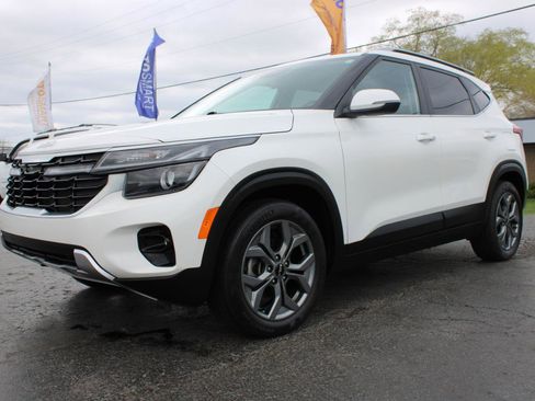 Used 2024 Kia Seltos S image 11