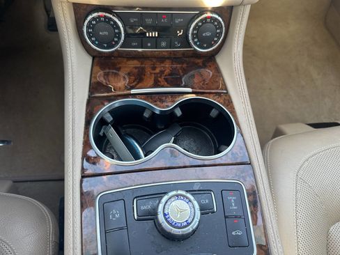 Used 2012 Mercedes-Benz CLS 550 4MATIC image 30