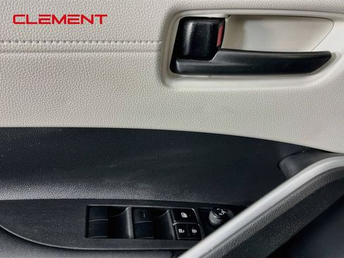 Used 2022 Toyota Corolla Cross L FWD image 23