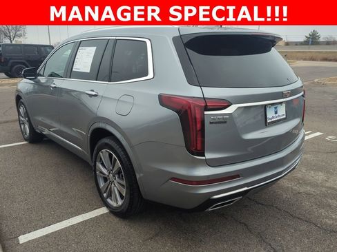 Used 2025 Cadillac XT6 Premium Luxury image 5