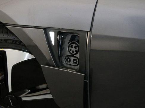 Used 2024 Lucid Air Touring image 28