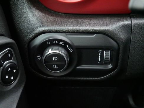 Used 2023 Jeep Gladiator Rubicon w/ LED Lighting Group AWD/4WD image 16