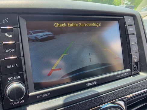 Used 2015 Chrysler Town & Country Touring w/ Driver Convenience Group FWD image 4
