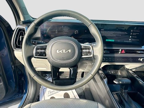 Certified 2025 Kia Sorento S w/ Panoramic Sunroof Package FWD image 11