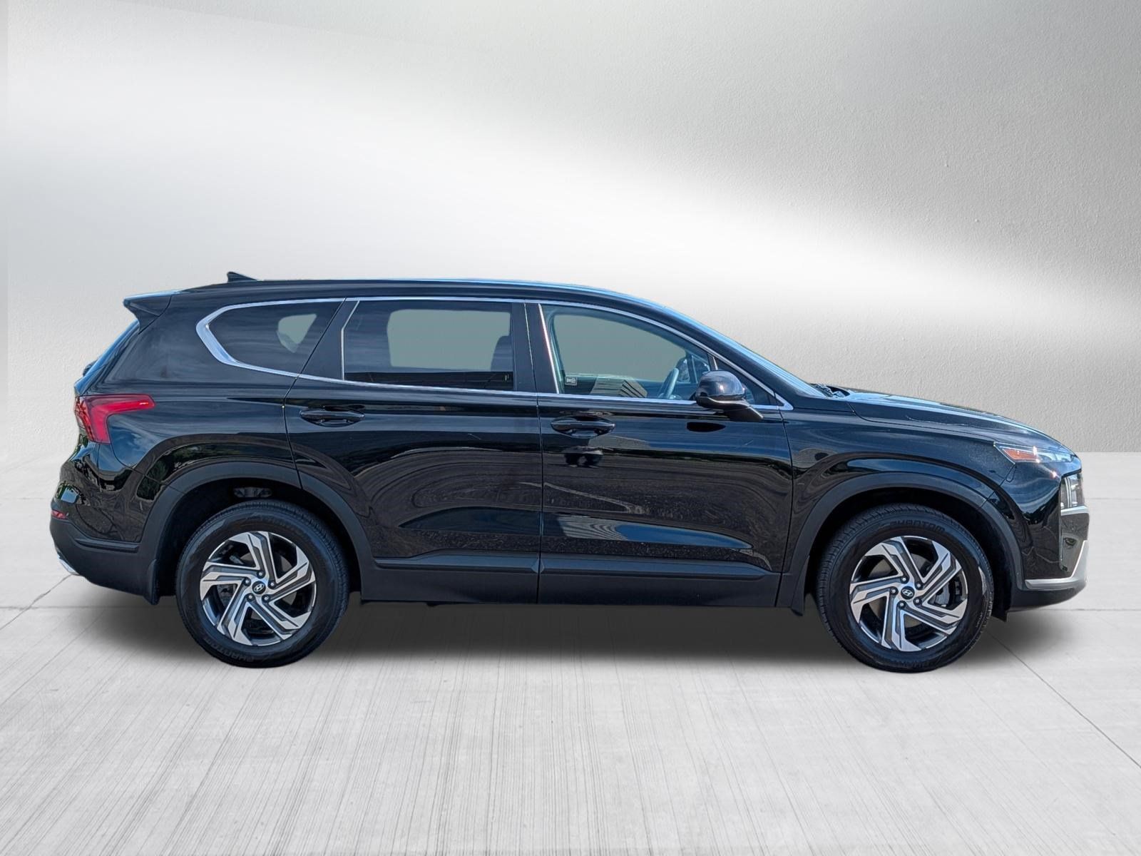 Used 2022 Hyundai Santa Fe SE FWD image 8
