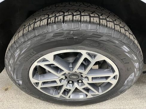 Used 2025 Ford Expedition Max Active AWD/4WD image 17