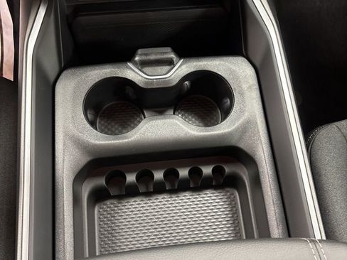 New 2026 RAM 1500 4x4 Crew Cab image 14