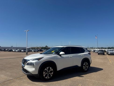Used 2023 Nissan Rogue SV w/ SV Premium B Package FWD image 9