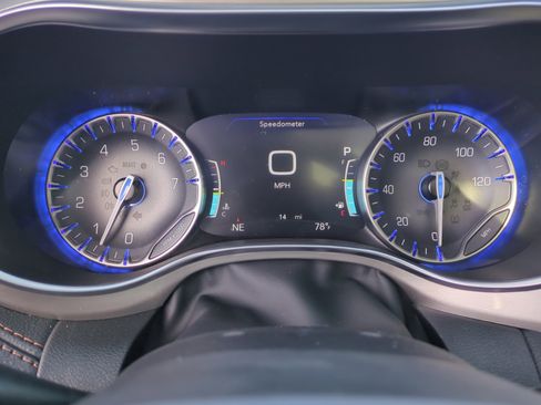 New 2026 Chrysler Pacifica Pinnacle image 10