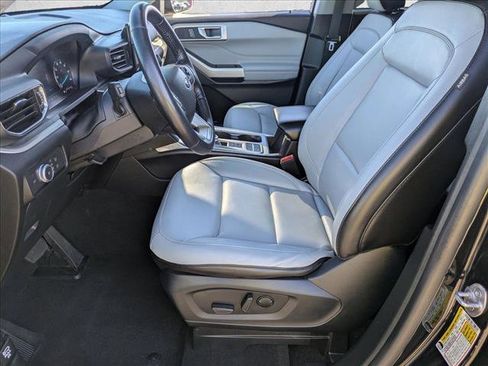 Used 2021 Ford Explorer XLT w/ Equipment Group 202A image 14