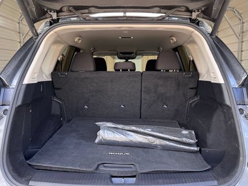 Used 2024 Nissan Rogue SV FWD image 14