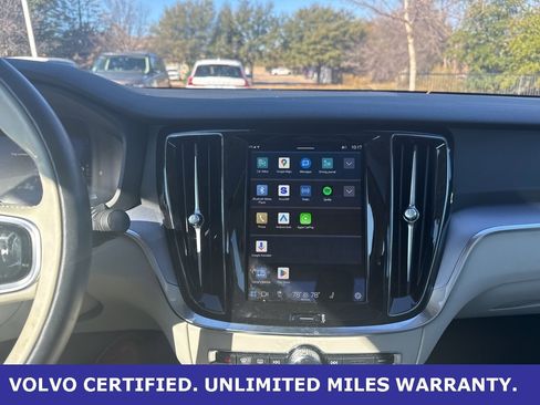 Certified 2025 Volvo S60 B5 Core image 22
