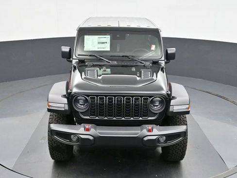 Used 2024 Jeep Wrangler Unlimited Rubicon w/ Technology Group image 32