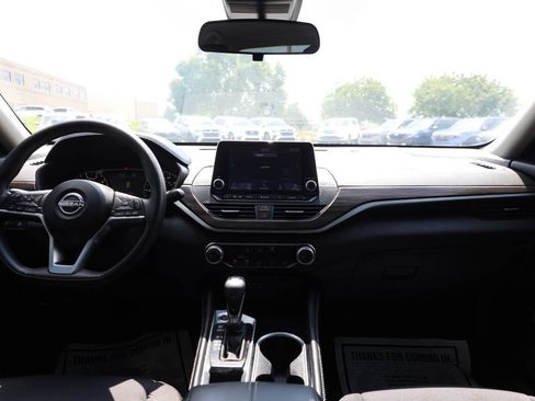 Used 2023 Nissan Altima 2.5 SV FWD image 14
