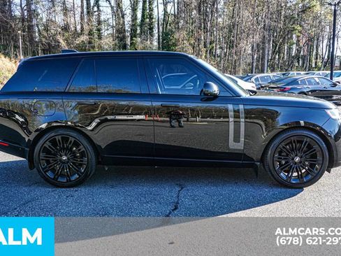 Used 2025 Land Rover Range Rover SE AWD/4WD image 8
