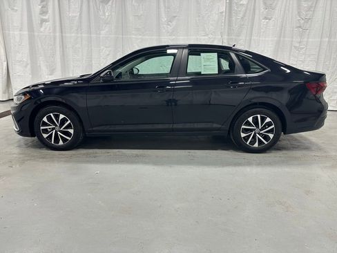 Used 2025 Volkswagen Jetta S image 4