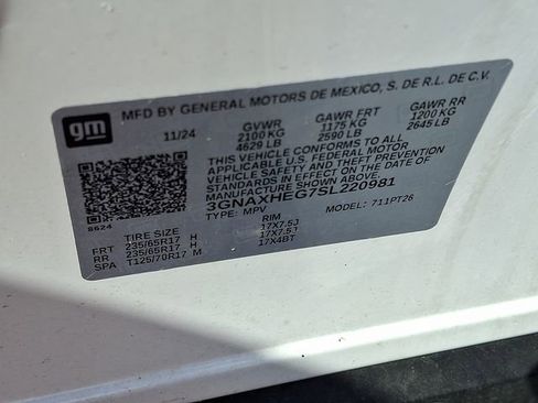 Used 2025 Chevrolet Equinox LT FWD image 19