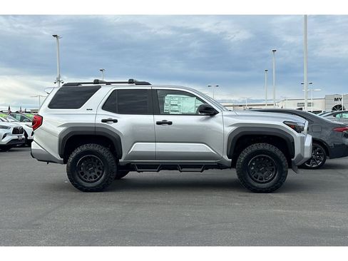 New 2026 Toyota 4Runner SR5 image 3