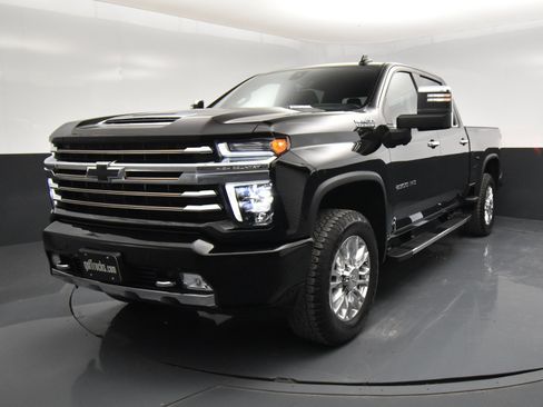 Used 2020 Chevrolet Silverado 2500 High Country w/ Z71 Off-Road Package image 2