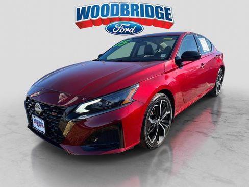 Used 2025 Nissan Altima 2.5 SR image 2