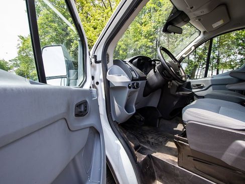 Used 2017 Ford Transit 250 130 Low Roof image 8