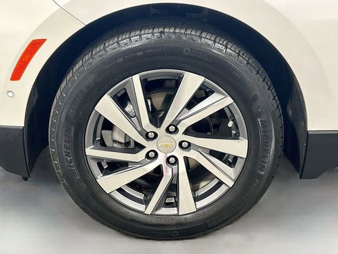 Used 2024 Chevrolet Equinox Premier FWD image 29
