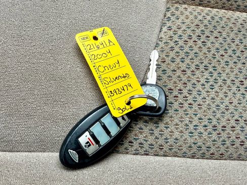 Used 2004 Chevrolet Silverado 1500 LS w/ Light Duty Power Package image 28