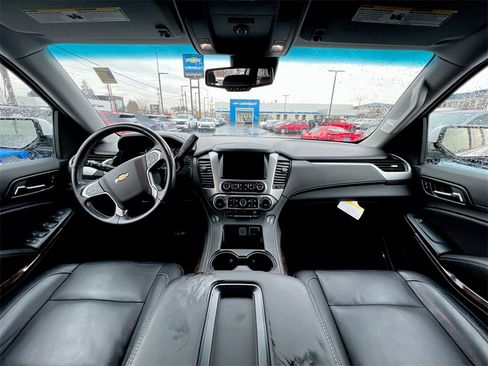 Used 2019 Chevrolet Suburban LT image 17