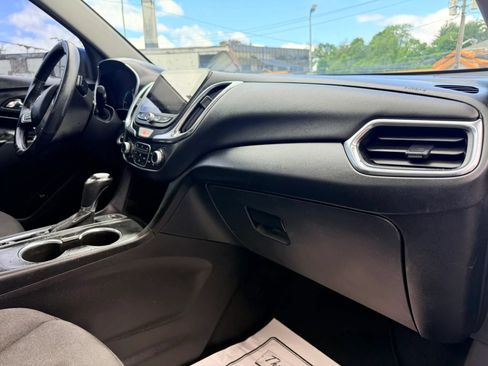 Used 2019 Chevrolet Equinox LT w/ Sun & Navigation Package AWD/4WD image 25