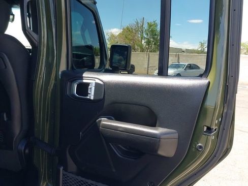 Used 2023 Jeep Wrangler Unlimited Rubicon 4xe w/ Safety Group AWD/4WD image 7