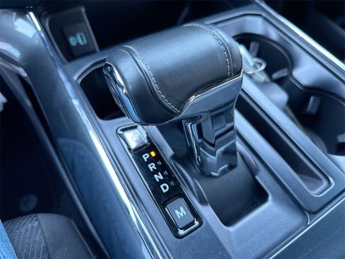 Used 2022 Ford F150 XLT w/ Equipment Group 302A High image 17